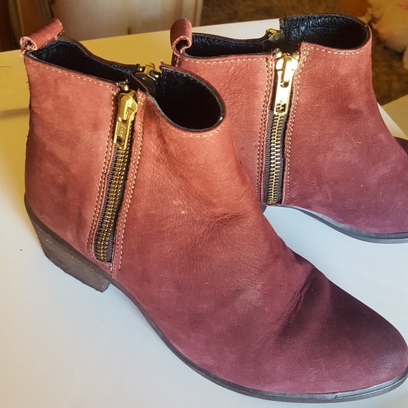 Steve Madden Burgandy Booties - Picture 3 of 7